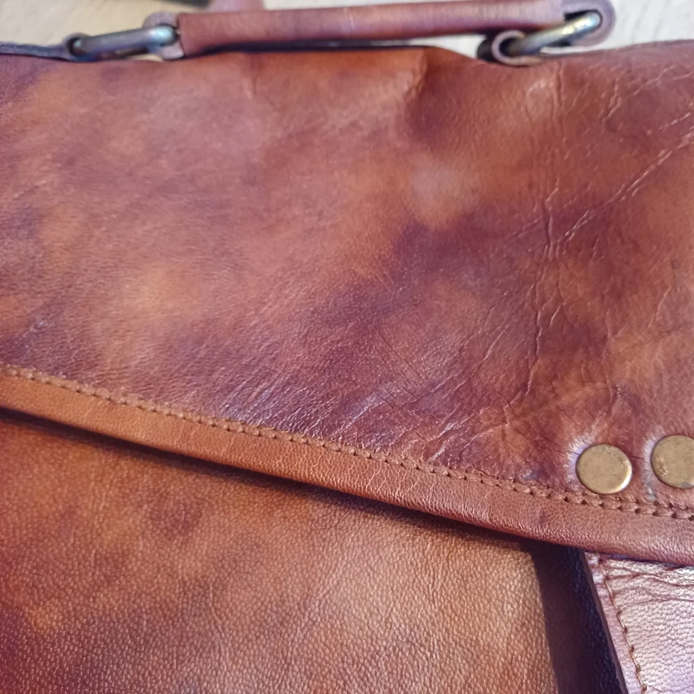 MEN'S VINTAGE LEATHER CROSSBODY MESSENGER BAG